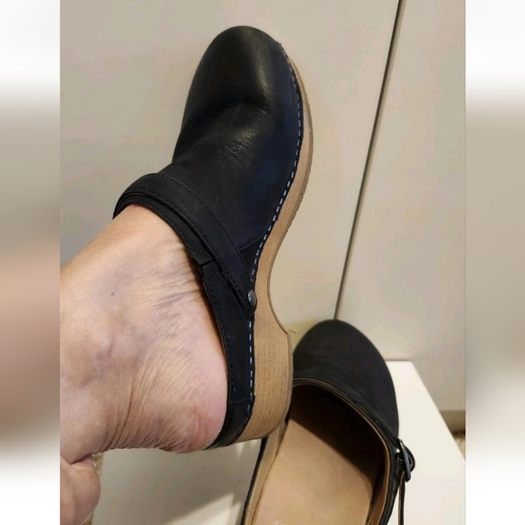 Dansko "Berry" Blck Burnished Nubuck Leather Backless Clogs sz.8/38 Ret.$165 EUC - Picture 2 of 9